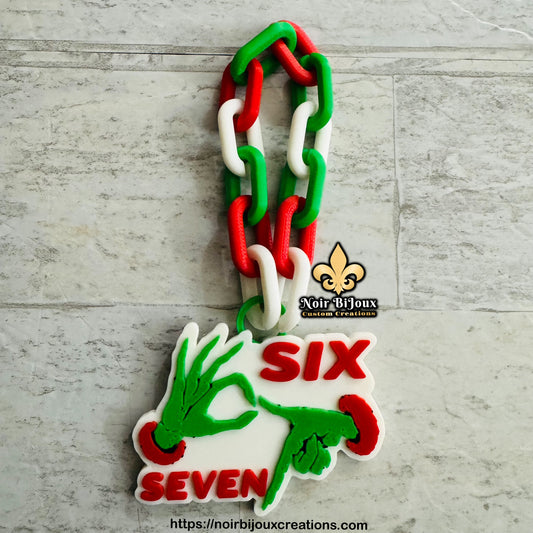 3D • 6-7 Grinch Fingers • Elf Necklace